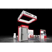 Stand de Madera con Estructura de Truss y Diseño de Techo para Ferias Comerciales Internacionales