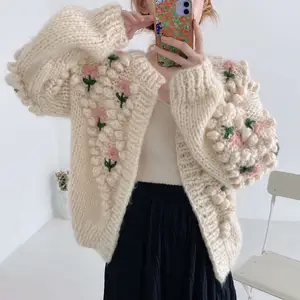 婦人服手作り刺繍ニットセーター女性カーディガン原宿フラワープルレジャータイムコートかぎ針編みカーディガン