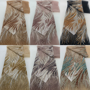 Nuovo abito da sposa con ricami tridimensionali a fiori e perline ricamati in <span class=keywords><strong>Tulle</strong></span> tessuto pizzo esclusivo tessuto di pizzo - Product Image 4