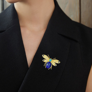 Broche d'abeille artisanale de luxe en lapis-lazuli naturel avec zircon turquoise incrusté, plaqué or sur cuivre, bijoux fins - Product Image 6
