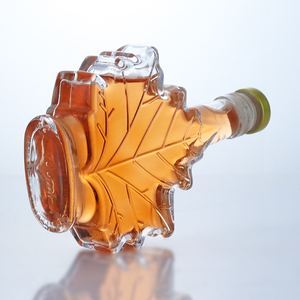 Bouteille en verre personnalisée de luxe de 700 ml et 750 ml, design feuille d'<span class=keywords><strong>érable</strong></span>, pour whisky, <span class=keywords><strong>rhum</strong></span>, vodka, sirop, avec bouchon <span class=keywords><strong>à</strong></span> vis - Product Image 3