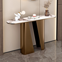 Console de luxe italienne en métal, table d'entrée moderne et minimaliste avec plateau en marbre, décor de séparation étroite, bar de véranda personnalisable pour villa (vente en gros)