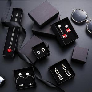 Boîte d'emballage personnalisée en carton pour boucles d'oreilles, bracelets et colliers avec logo sur mesure - Product Image 3