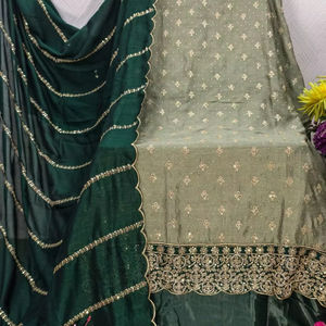 Conjunto Salwar Kameez para Mujer Dhwaja Export - Parte Superior con Bordado en Seda VICHITRA (2.30m), Parte Inferior en Seda SANTON (2.20m) y Dupatta - Product Image 1