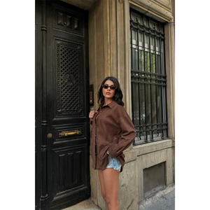 Blusa de Gamuza Marrón para Mujer, Camisa de Gamuza Elegante y con Estilo - Product Image 3