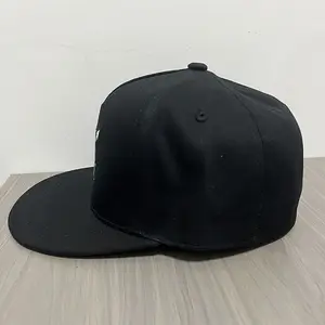 High Quality 6 Panel 3D Embroidery Flat Brim 2 Tone Baseball Fitted Caps Custom Hats Wholesale Direction Design Men Hip Hop