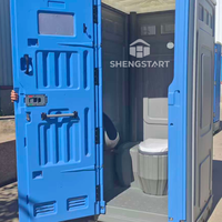 Unité de toilettes mobiles modernes prêtes à l'emploi en HDPE pour extérieur, atelier, écologiques, durables, double cabine, pour usage public