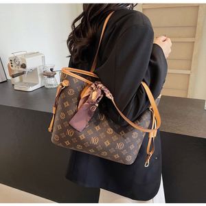 厂家直销奢华名牌包信使斜挎包顶级五金真皮女式名牌包 - Product Image 6