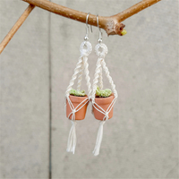 Prix d'usine Boucles d'oreilles macramé pour plantes, Mini pot de succulente en macramé, Breloque suspendue, Accessoires de bijoux faits main style bohème