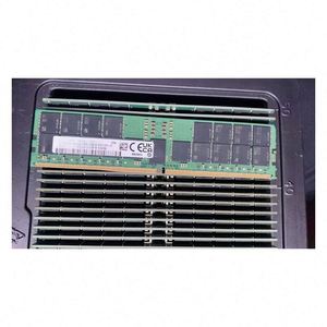 Nouveau en stock : Mémoire DDR5 32 Go 5600 MHz PC5-44800 ECC Registered RDIMM M321R4GA3PB0-CWM pour serveur - Product Image 1