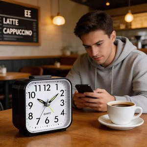 Reloj <span class=keywords><strong>Despertador</strong></span> Cuadrado de Cuarzo con Luz Nocturna y Función de Repetición, Reloj de Escritorio para el Hogar y el Dormitorio - Product Image 3