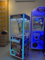 Neofuns Jouet à pièces bon marché petite grue à griffes Machine jouets en peluche distributeur automatique accepteur de billets peut être installé