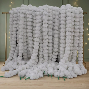 Decoración Festiva para el Hogar y la Oficina con Flores Artificiales para Navidad, Día de la Madre, Pascua, Año Nuevo - Adorno Colgante para Puerta Hecho a Mano en India - Product Image 4