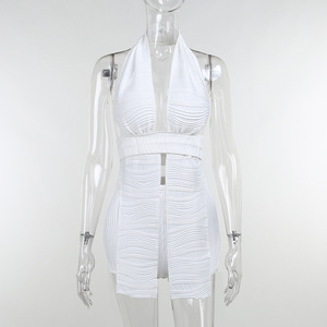 Conjunto de Dos Piezas de <span class=keywords><strong>Ropa</strong></span> Casual, Sexy, <span class=keywords><strong>Bonita</strong></span> <span class=keywords><strong>y</strong></span> Económica, Top Corto sin Espalda <span class=keywords><strong>y</strong></span> Pantalones Cortos de Ciclista <span class=keywords><strong>para</strong></span> <span class=keywords><strong>Mujer</strong></span>, Conjunto de Verano con Top Halter - Product Image 2