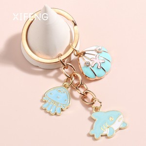 Llavero bonito grabado personalizable XIFENG, llaveros de diamantes chapados en oro, diamantes de imitación, llavero de dibujos animados de lujo - Product Image 1