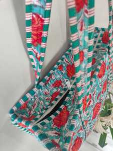 Bolso Tote Grande Acolchado con Estampado de Bloques, Bolso de Viaje Reversible para Fin de Semana, Bolso de Compras Jola, Bolso de Hombro de Algodón - Product Image 4