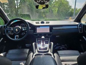 <span class=keywords><strong>Porsche</strong></span> <span class=keywords><strong>Cayenne</strong></span> E-Hybrid Turbo S SUV d'<span class=keywords><strong>occasion</strong></span> 2024 : Économique et Performant - Product Image 6