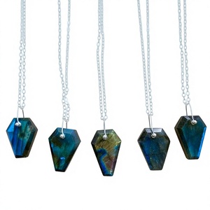 Nouveau élégant Labradorite gemme pierre en argent Sterling pyramide forme Vintage lien chaîne collier cadeau de noël bijoux faits à la main - Product Image 1