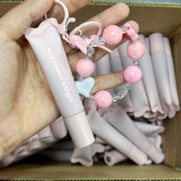 Baume à lèvres hydratant brillant à marque privée, tubes souples, gloss à lèvres avec porte-clés mignon, huile à lèvres repulpante