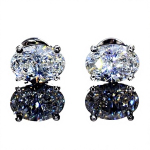 Pendientes de Moissanita Redonda con Corte Brillante, Plata 925, Engaste de Garra, Joyería Fina Minimalista Unisex de AMBER JEWELS - Product Image 1