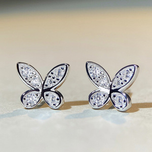 Eleganti Orecchini a Perno a Forma di Farfalla, Stile Minimal e Fresco, Gioielli da Donna alla Moda per Uso Quotidiano, Regalo Chic - Product Image 1