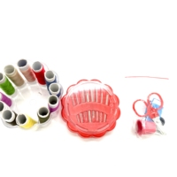 Boîte à coudre pour personnes âgées en gros en usine Kit de couture cousu à la main avec ruban à mesurer cadeau dé à coudre aiguille et fil boîte au trésor