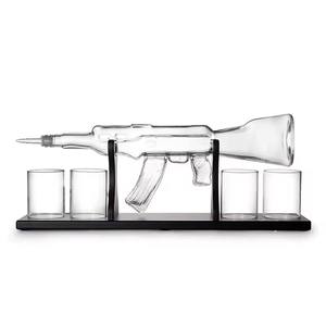 Set de Regalo Decantador con Forma de Pistola <span class=keywords><strong>AK</strong></span>-47, Decoración para Bar en Casa, Dispensador de Licor con Base, Vasos de Vidrio y Botella de <span class=keywords><strong>Vodka</strong></span> de Madera - Product Image 2