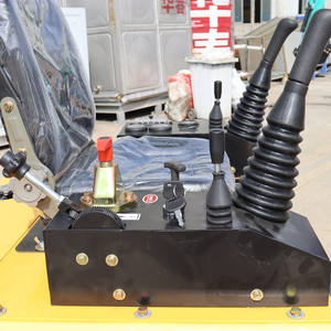 Mini-excavatrice diesel de vente chaude pour le jardinage domestique et l'aménagement paysager Accouplements à changement rapide. Entretien facile - Product Image 5