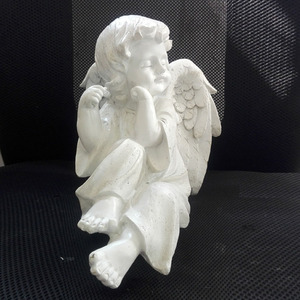 Good Quality Mother Virgin Mary and <strong>Baby</strong> <strong>Jesus</strong> in Angel Wing Resin Nativity Statue <strong>Figurine</strong> - Product Image 4