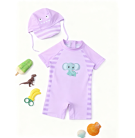 Ensemble de maillots de bain personnalisables pour enfants, motif chat mignon, protection UPF 50+, combinaison anti-UV une pièce avec chapeau assorti pour bébé et tout-petit, idéal pour la plage