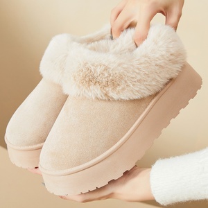<span class=keywords><strong>Bottes</strong></span> <span class=keywords><strong>de</strong></span> <span class=keywords><strong>neige</strong></span> à semelle épaisse pour femme, collection automne-hiver 2025, chaussures décontractées chaudes en coton avec doublure polaire, style 'Bread Shoes' - Product Image 1