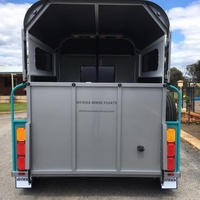 Remorque alimentaire de luxe haut de gamme en métal à 4 roues, remorquable pour 2 chevaux, avec auvent standard, pour le transport de snacks, hot-dogs et frites, 500 unités 1