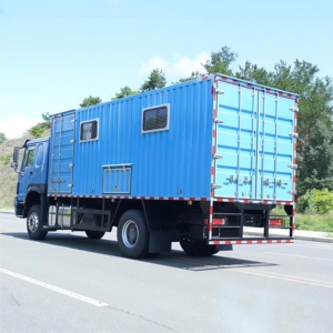 Factory Direct HOWO Lubrication Service Truck Mobile Grease Oil Dispensing Vehicle - Product Image 3
