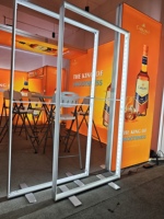 Boîte à lumière LED en tissu SEG sur mesure, style premium, support de signalisation pliable pour les centres commerciaux, les aéroports, les stands d'exposition, les arrière-plans