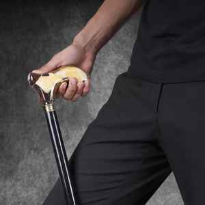 Canne décorative en résine et bois, idéale pour les seniors, les amateurs d'artisanat et comme aide à la marche - Product Image 4