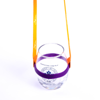 Promotion Fabricant : Lanière porte-bouteille d'eau en polyester populaire, style porte-verre à bière, pour le cou, fabriqué en Chine
