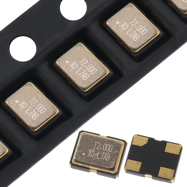 3225 Surface Mount Active Crystal Oscillator with 4 Pins 32.768KHZ 1MHZ/1.8432/1.96608/2/2.048/2.176/2.4576/3.579545/3.6864/4MHZ