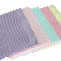 Bavoirs dentaires jetables 13 "x 18" 3 plis feuille de bavoir de tatouage étanche pour les patients dentiste couverture de plateau médical couverture de table à ongles noir