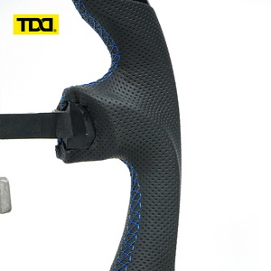 พวงมาลัยคาร์บอนไฟเบอร์แท้ TDD สำหรับรถยนต์นิสสัน Y61 - Product Image 3