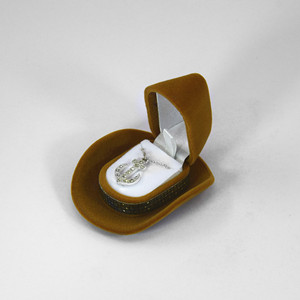 1Pcs Cowboy <b>Hat</b> Shape Velvet Jewelry Display Storage Case New Elegant Rings <b>Box</b> Organizer Packaging - Product Image 4