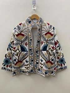 Chaqueta bordada Suzani de algodón hecha a mano, abrigo bordado a mano, prendas de vestir exteriores Suzani de algodón, chaqueta de invierno Bohemia para mujer - Product Image 4
