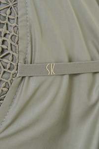 Conjunto de ropa de oración para mujeres musulmanas, conjunto de ropa de satén de rayón con bordado de Ramadán personalizado, moda prémium, Telekung - Product Image 4