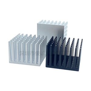 Dissipateur thermique en aluminium Shunsei 28x28x20mm avec support adhésif pour la dissipation thermique des processeurs et routeurs - Product Image 1