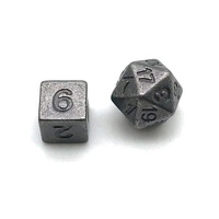 En stock mini dés en métal 6mm délicat polyédrique disponible trois couleurs pour les jeux mdn 6 faces 5mmD6 dés
