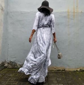 Robe portefeuille de créateur pour femme, en rayonne tie-dye, style kimono, pour la plage - Product Image 3