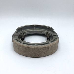 Alta resistenza e pezzi di ricambio ad alto attrito GN125 ganascia del freno del motociclo per <span class=keywords><strong>SUZUKI</strong></span> - Product Image 4