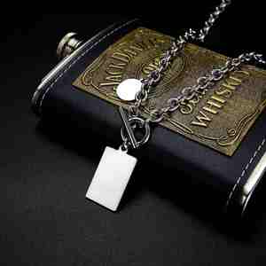 Collar con Colgante Cuadrado de Acero Inoxidable de Alta Calidad, Estilo Moderno para Parejas, con Cierre de Palanca y Dije Grabado, Acabado Pulido Espejo - Product Image 2