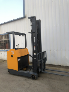 Battery-Powered Forklift for Restaurants Machinery Repair for Komatsu 1.5Ton Electric Reach Truck New <b>Stand</b>-On Three-Stage Mast - Product Image 4