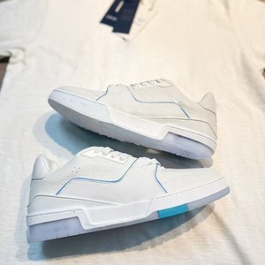 รองเท้าขายดีปี 2026 หนังแท้ น้ำหนักเบา หรูหรา รองเท้ากีฬา แฟชั่นย้อนยุค สวมใส่สบาย เหมาะสำหรับวิ่งจ๊อกกิ้ง ลำลอง แบบผูกเชือก - Product Image 3