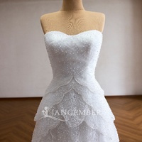 Robe de mariée romantique sans bretelles, style princesse, à volants, avec pétales festonnés et perles blanches, modèle Rsm261121